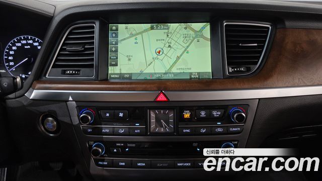 Hyundai Genesis 2016 — photo 14