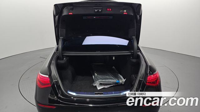 Mercedes-Benz S-Class 2022 — photo 20