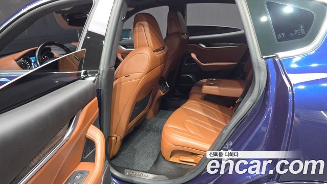 Maserati Levante 2018 — photo 18