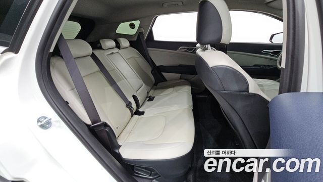 Kia Sportage 2023 — photo 17