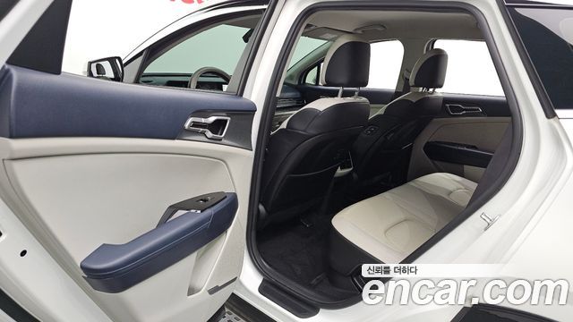 Kia Sportage 2023 — photo 16