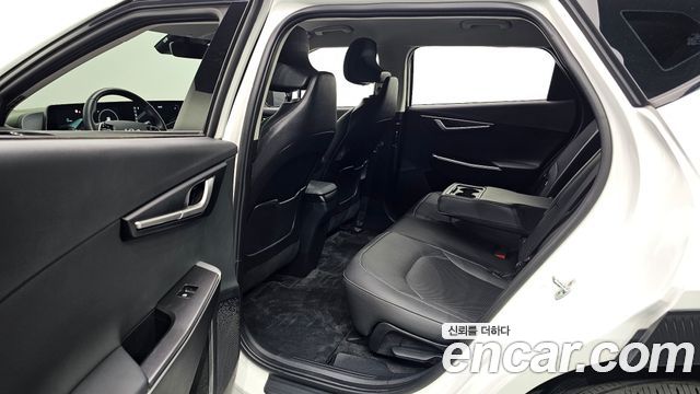 Kia EV6 2022 — photo 18