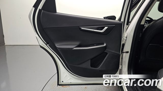 Kia EV6 2022 — photo 15