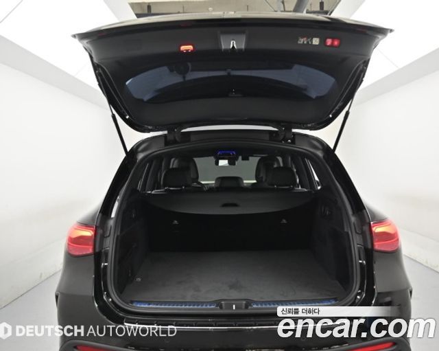 Mercedes-Benz GLC-Class 2024 — photo 19
