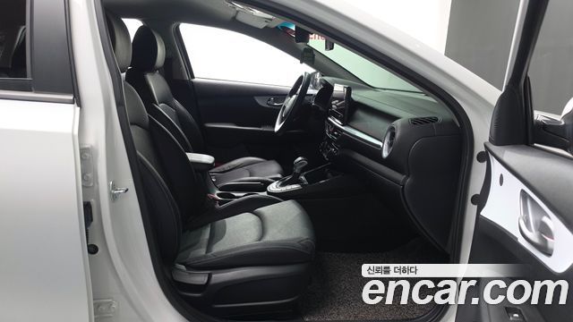 Kia K3 2023 — photo 17
