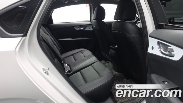 Kia K3 2023 — photo 18