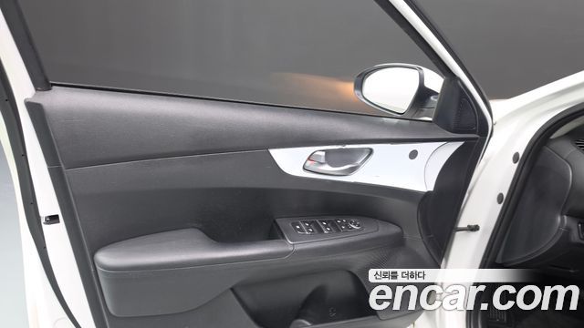 Kia K3 2023 — photo 14