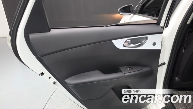 Kia K3 2023 — photo 15