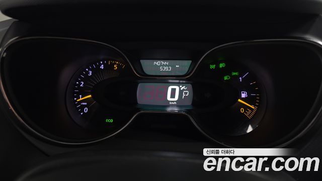 Renault Korea QM3 2016 — photo 11