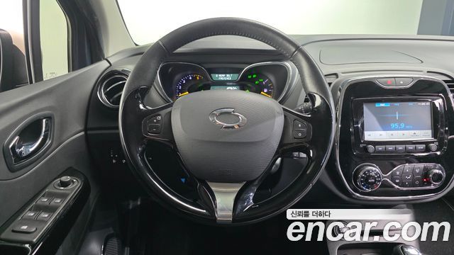 Renault Korea QM3 2016 — photo 19