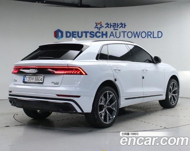 Audi Q8 2023 — photo 2