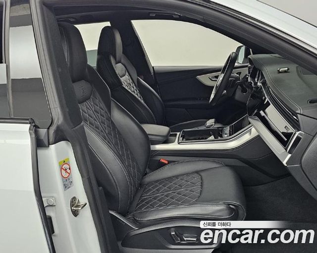 Audi Q8 2023 — photo 10