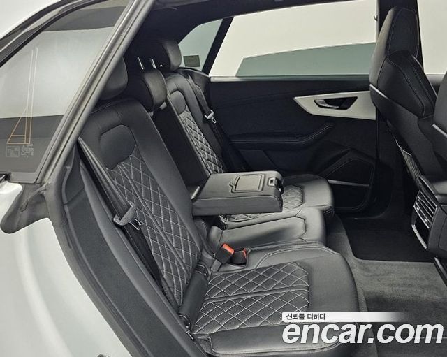 Audi Q8 2023 — photo 12