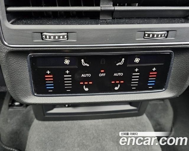 Audi Q8 2023 — photo 16