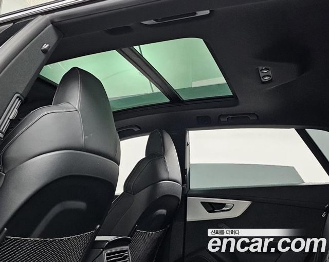 Audi Q8 2023 — photo 19