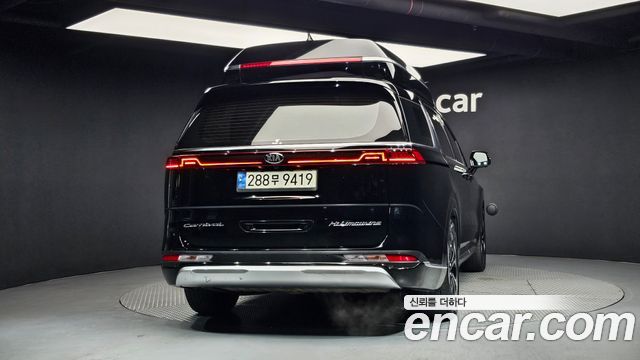 Kia Canival 2021 — photo 4