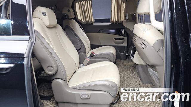 Kia Canival 2021 — photo 11