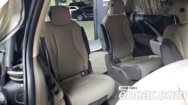 Kia Canival 2021 — photo 13
