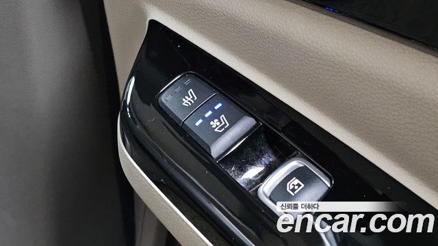 Kia Canival 2021 — photo 19