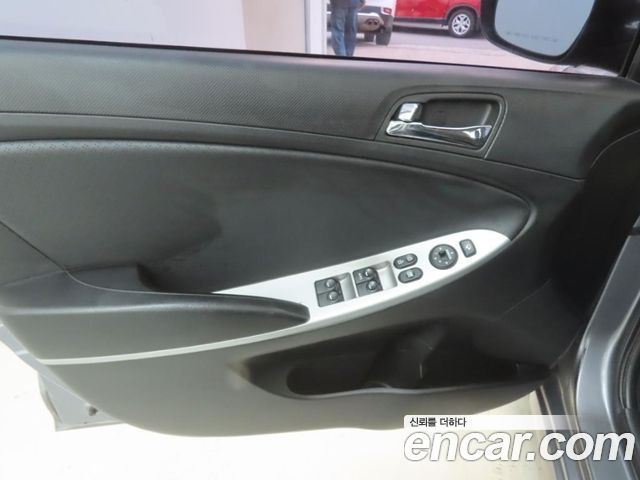 Hyundai Accent 2014 — photo 15