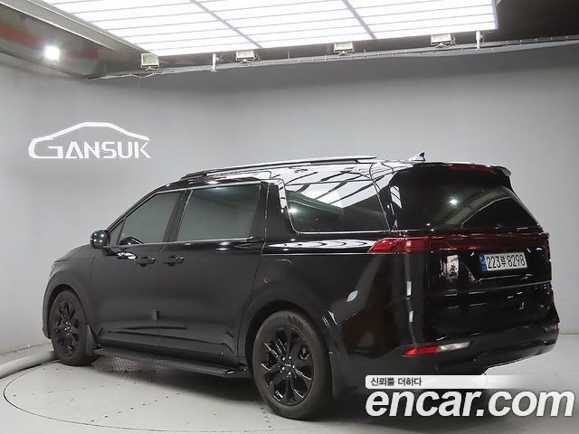 Kia Canival 2021 — photo 3