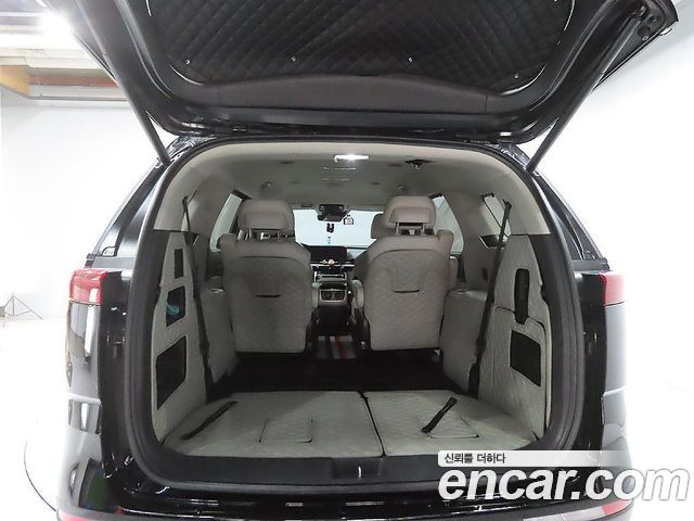 Kia Canival 2021 — photo 9