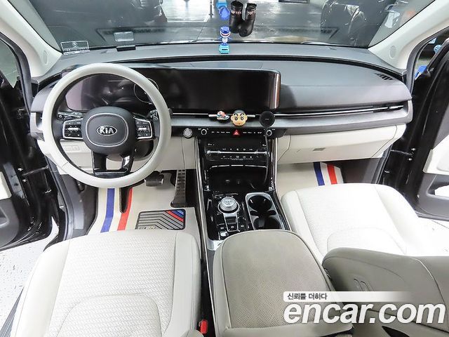Kia Canival 2021 — photo 11