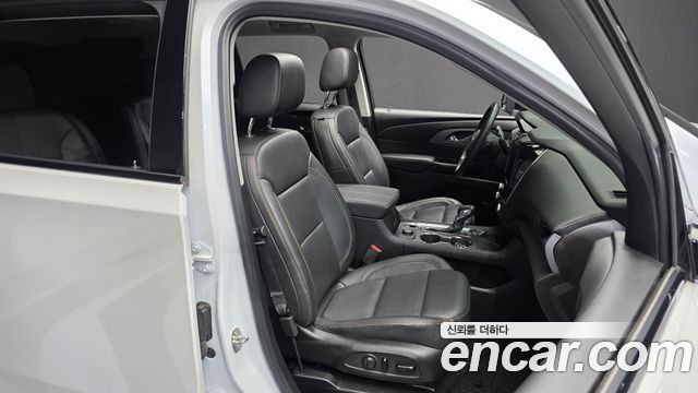 Chevrolet Korea Traverse 2021 — photo 16