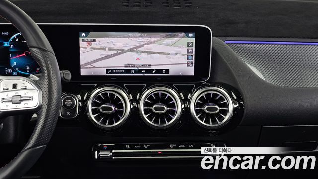 Mercedes-Benz GLA-Class 2020 — photo 20
