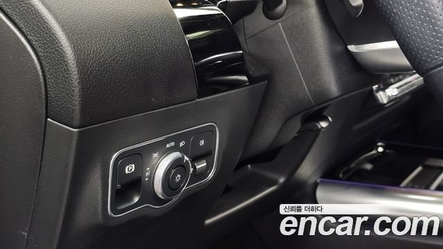 Mercedes-Benz GLA-Class 2020 — photo 25