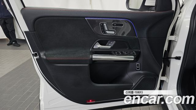 Mercedes-Benz GLA-Class 2020 — photo 14