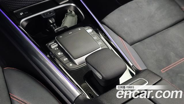 Mercedes-Benz GLA-Class 2020 — photo 29