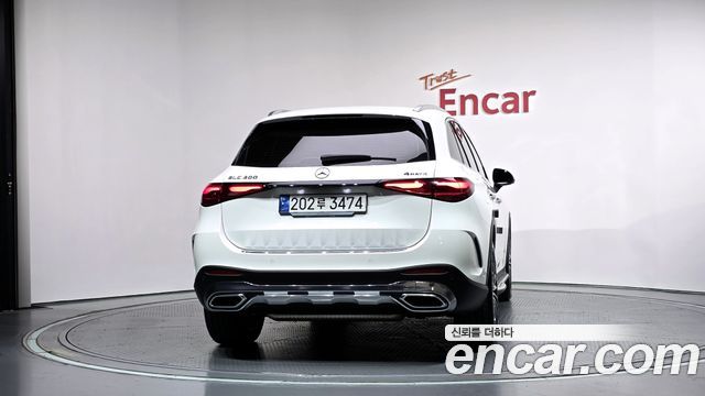 Mercedes-Benz GLC-Class 2023 — photo 4