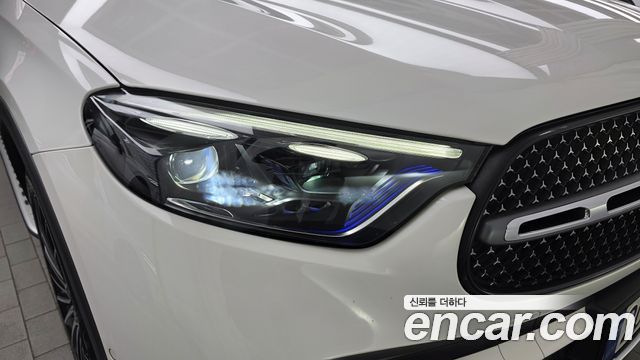Mercedes-Benz GLC-Class 2023 — photo 8
