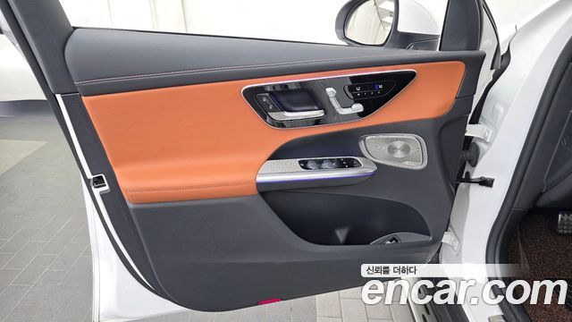 Mercedes-Benz GLC-Class 2023 — photo 14