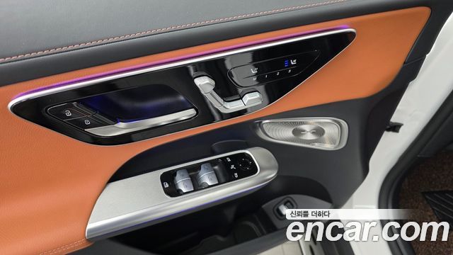 Mercedes-Benz GLC-Class 2023 — photo 28