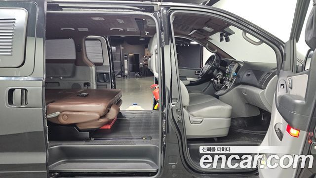 Hyundai Starex 2015 — photo 11