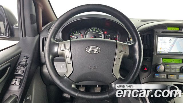 Hyundai Starex 2015 — photo 12
