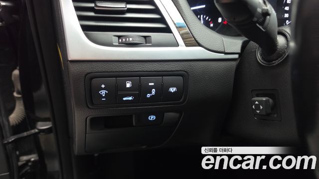 Genesis G80 2018 — photo 23