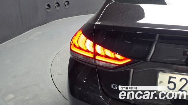 Genesis G80 2018 — photo 9