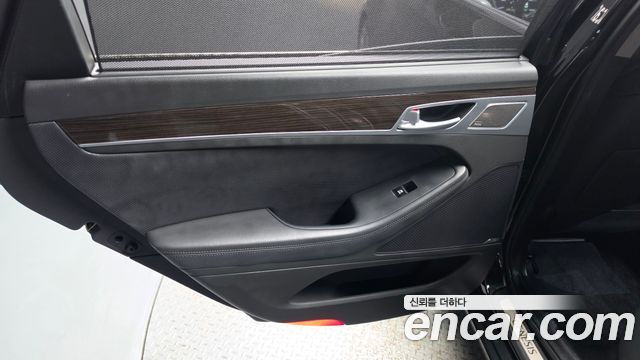 Genesis G80 2018 — photo 15