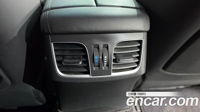 Genesis G80 2018 — photo 30