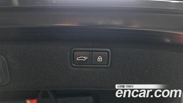 Genesis G80 2018 — photo 33
