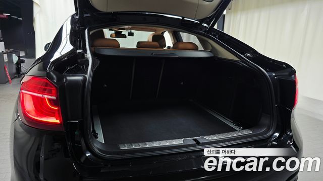 BMW X6 2018 — photo 24