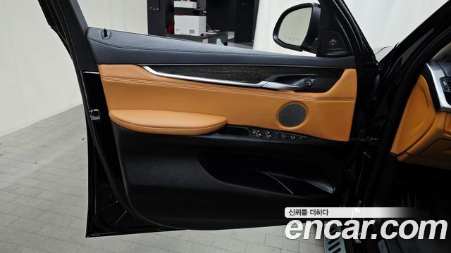 BMW X6 2018 — photo 14