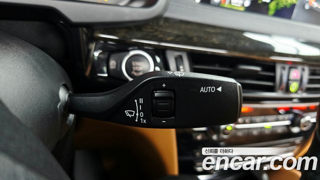 BMW X6 2018 — photo 28