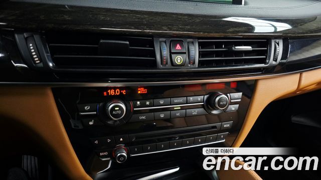 BMW X6 2018 — photo 32