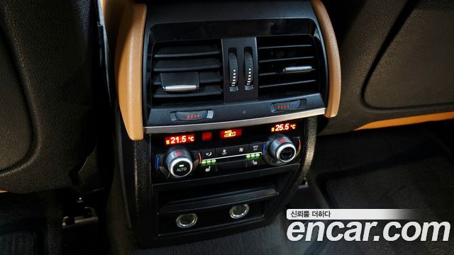 BMW X6 2018 — photo 34