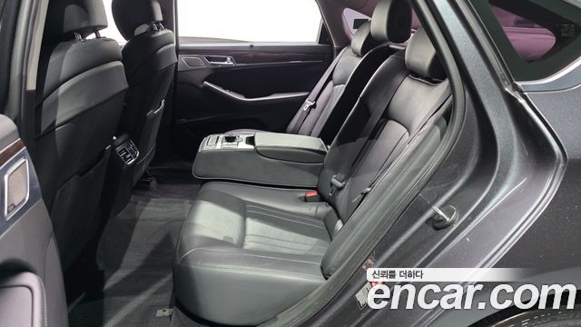 Genesis G80 2018 — photo 17