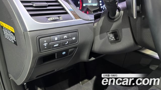 Genesis G80 2018 — photo 18